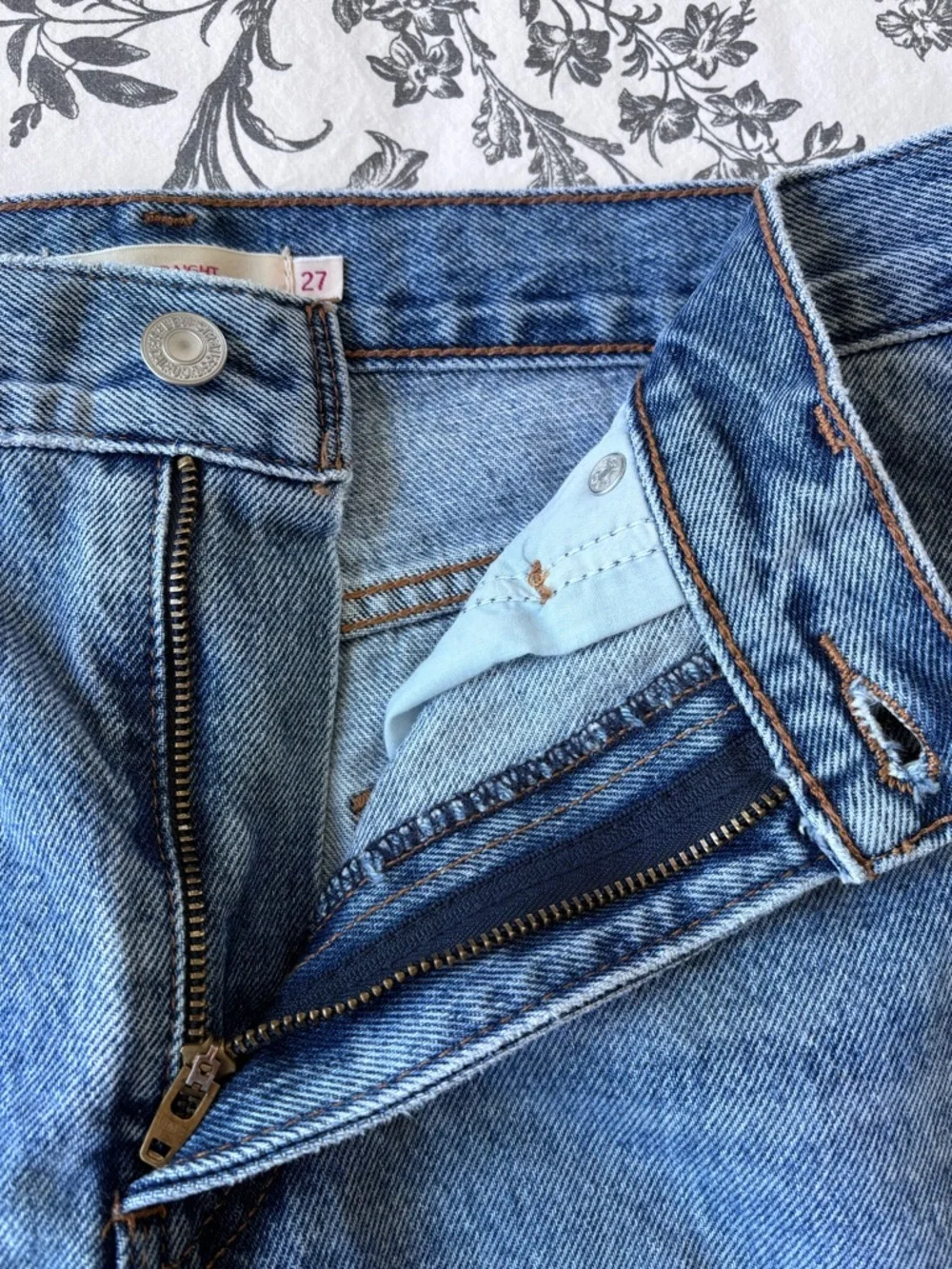 NWOT! Levi’s XL Baggy Straight Jeans - Picture 12 of 16